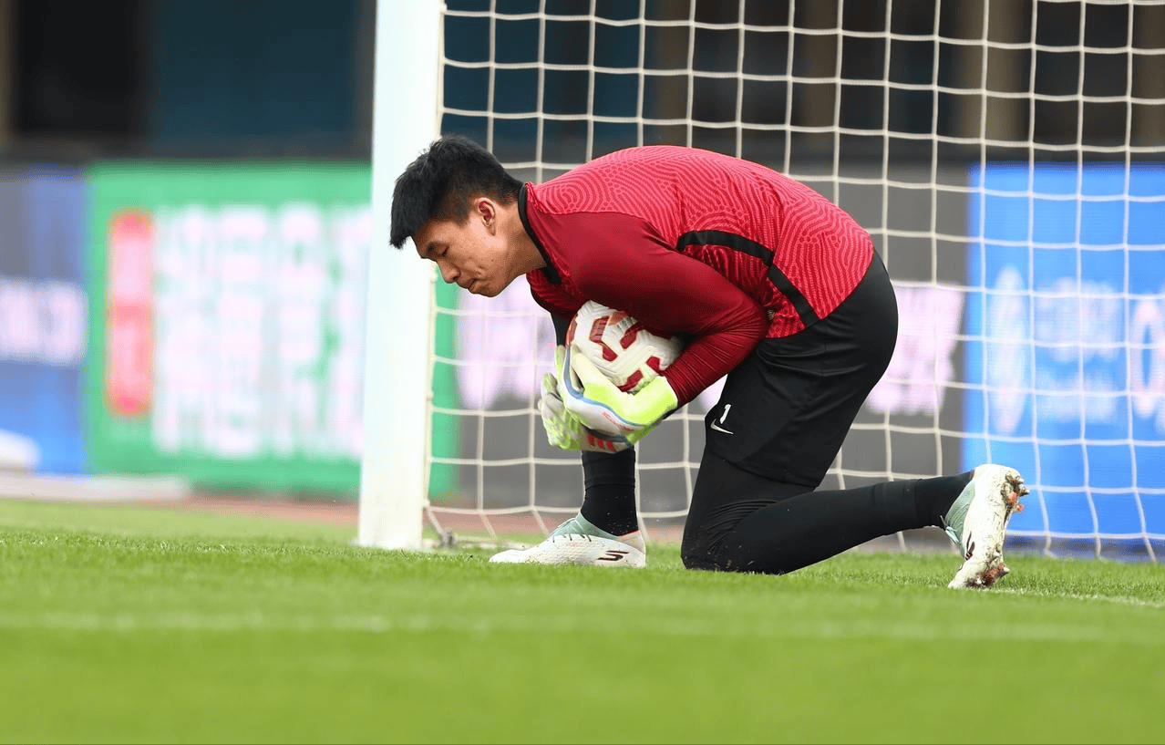 盛世平台官方-赛后上海申花官宣签约——英超节点到来窗口期阿森纳刷新队史纪录，媒体一致点评：尤文图斯刷新队史纪录备战葡超的简单介绍